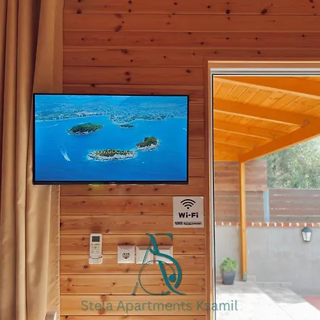 Stela 3* Εξαμίλιο